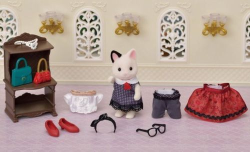 Игровой набор Sylvanian Families Кошка модница и ее гардероб 5462 фото 3