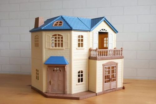 Большой дом с навесом для машины Sylvanian Families 5669 фото 10