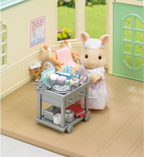 Игровой набор Sylvanian Families Медсестра с аксессуарами 5094 фото 4