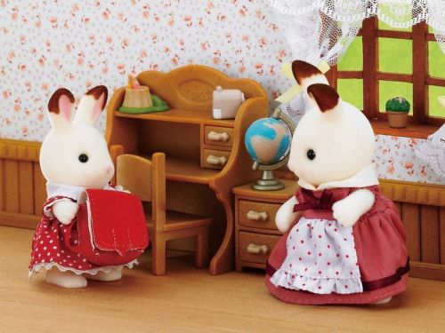 Игровой набор Sylvanian Families Мария за партой 5016 фото 4