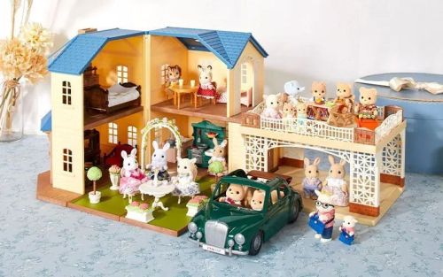 Большой дом с навесом для машины Sylvanian Families 5669
